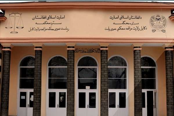 طالبانو د نشهیي توکو د خرڅلاو او قاچاق په تور لس کسان په دُرو وهلي