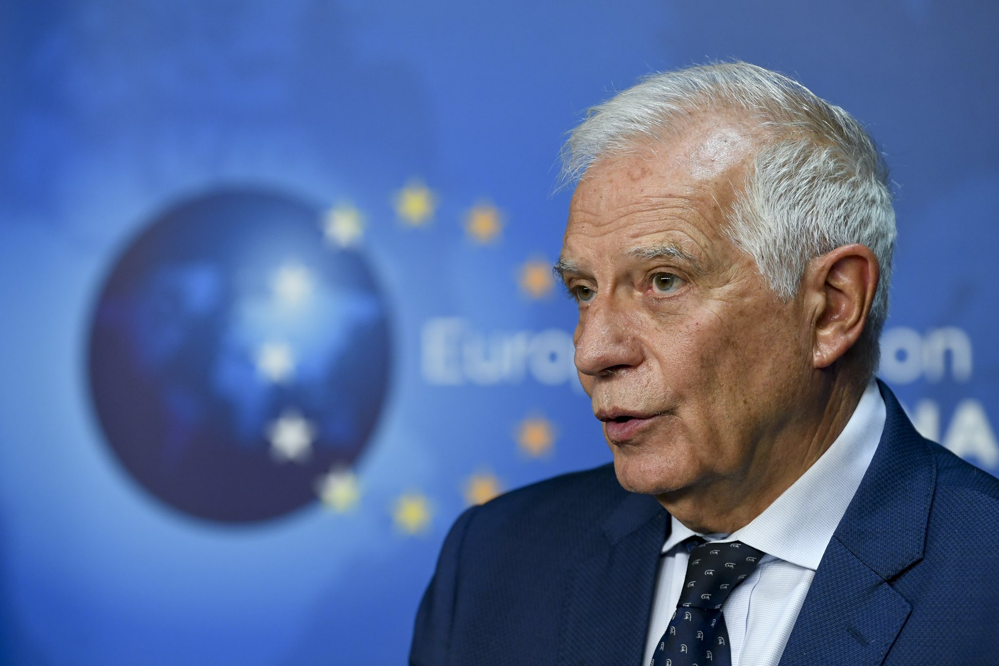 مسئول سیاست خارجی اتحادیه اروپا: اهانت به کتاب‌های مقدس ادیان قابل قبول نیست