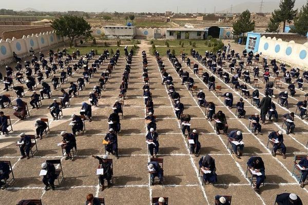 د هېواد په سړو سیمو او ولایتونو کې د ښوونځیو کلنۍ ازموینې پیل شوې