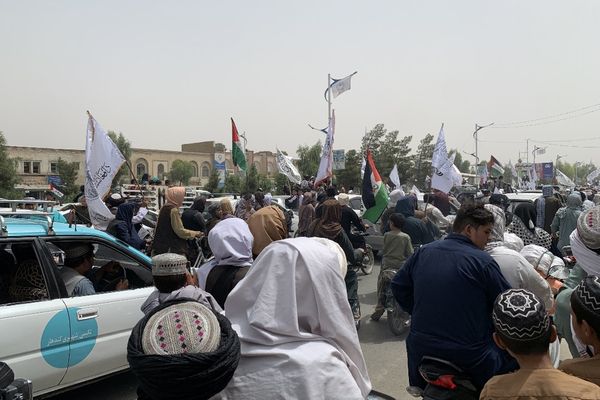 انځوریز راپور: کندهار کې د طالبانو د واکمنۍ څلورم کال په مراسمو کې د پوځي نندارې نشتوالی
