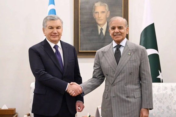 پاکستان او ازبکستان د اقتصادي همکاریو لسګونه تړونونه او هوکړهلیکونه لاسلیک کړل