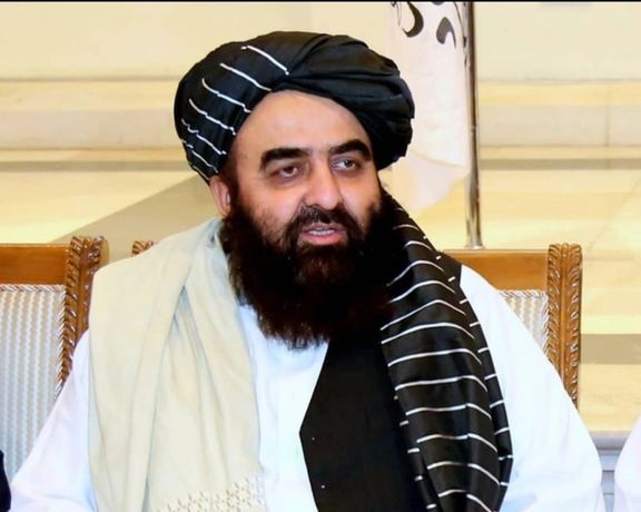 امیر خان متقي د اسلامي همکاريو سازمان په ۵۰ مه غونډه کې د ګډون لپاره کامرون ته ولاړ