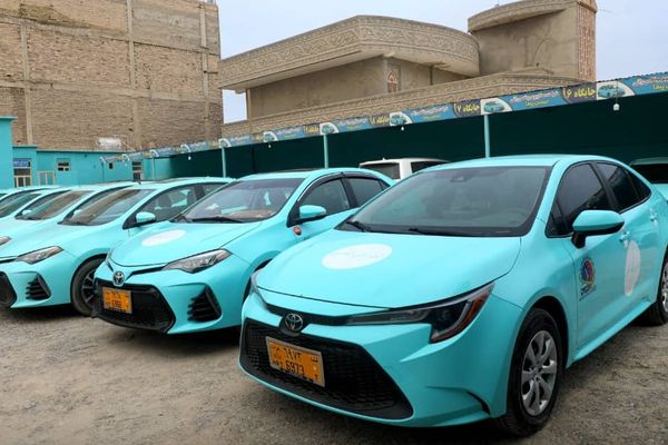 طالبان وايي چې د زرنج او زاهدان پر لاره ۳۵۰ مسافروړونکي موټر فعالیت کوي