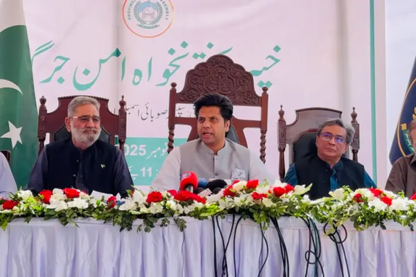 شفیع جان: د عمران خان د خلاصون لپاره مو ټولې قانوني لارې وکارولې خو اوس به پرېکړه ولس کوي