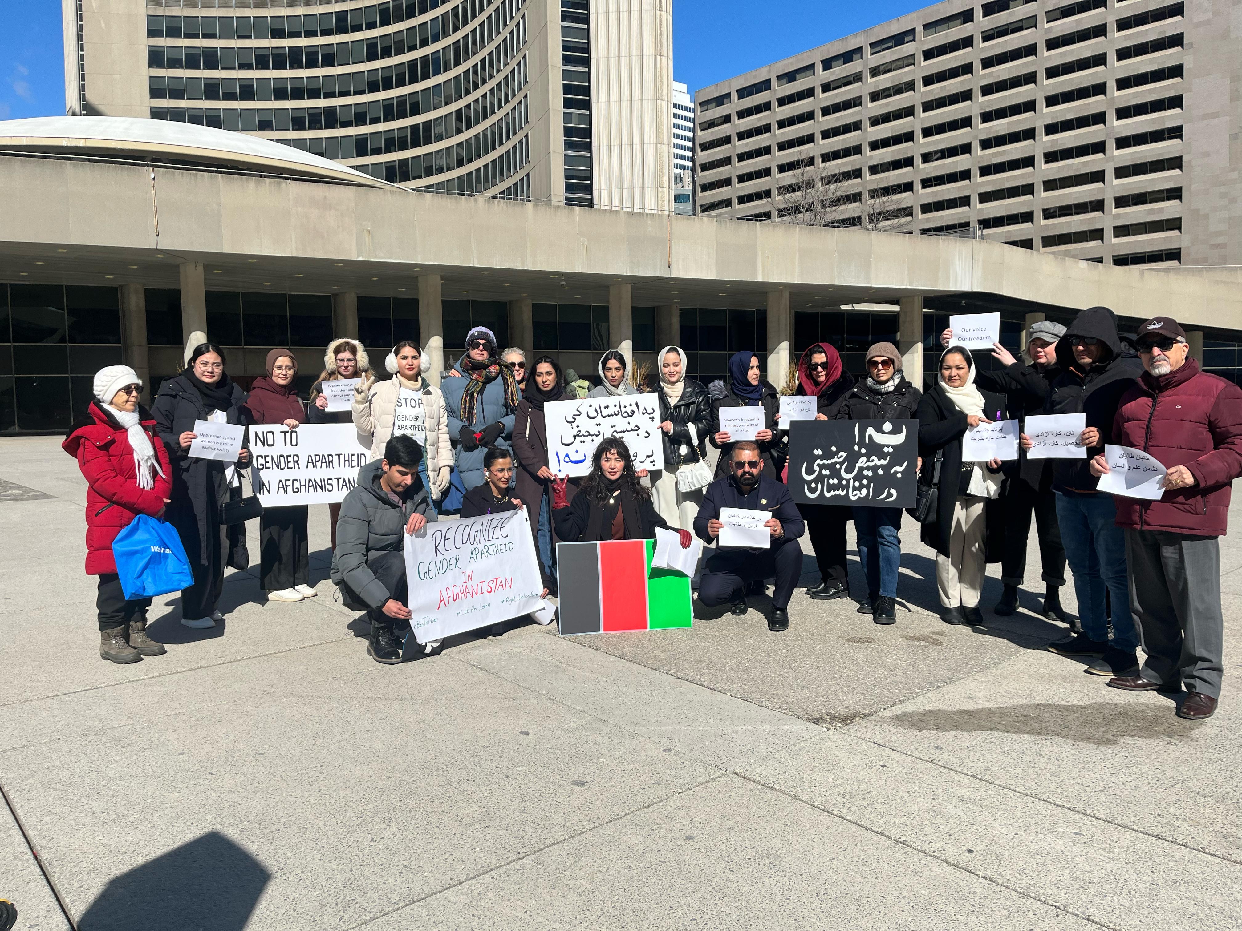 روز جهانی زن؛ فعالان افغان در کانادا و آلمان خواهان محاکمه رهبران طالبان شدند
