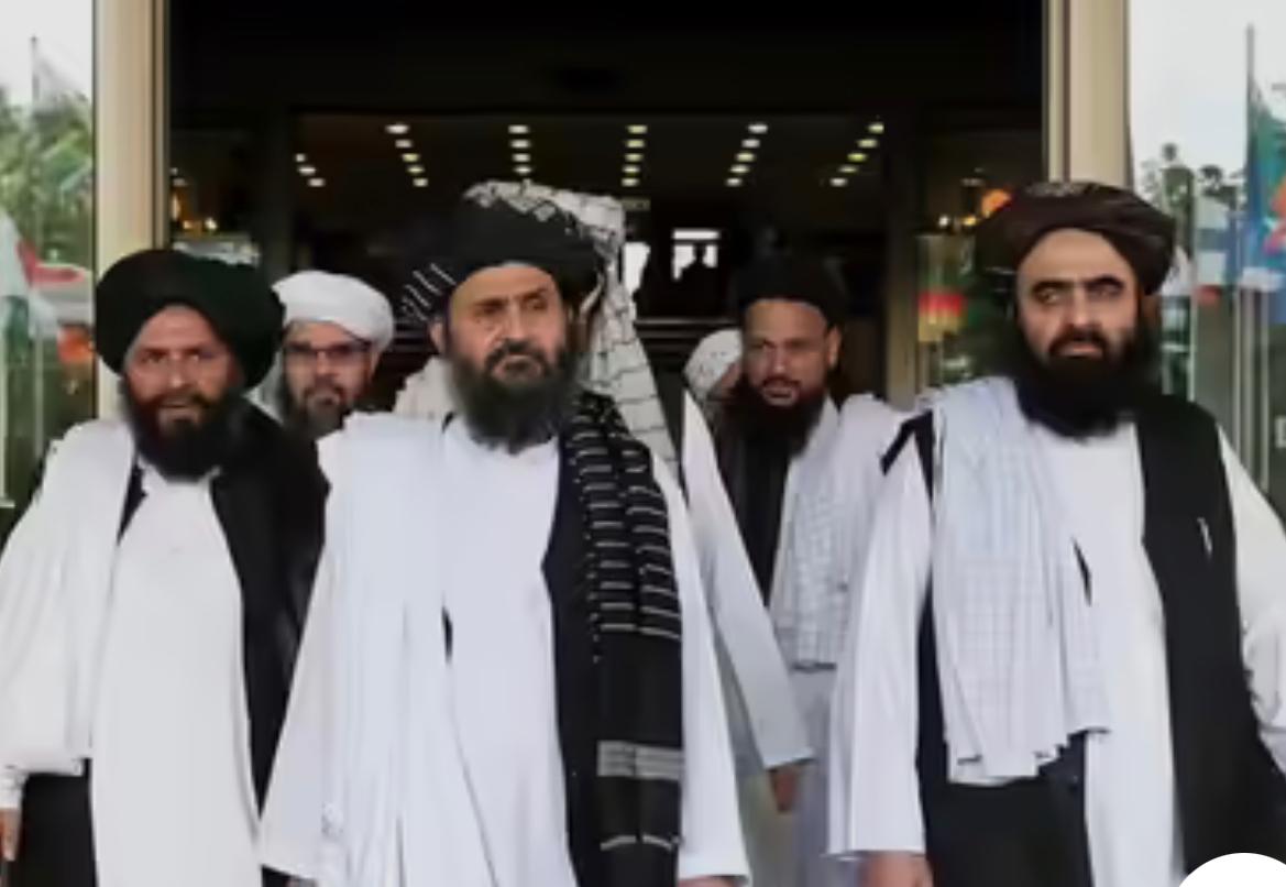 اروپايي ټولنه د طالبانو او افغان کډوالو ترمنځ له ستونزمن انتخاب سره مخ ده