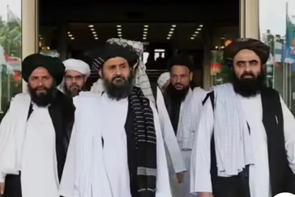 اروپايي ټولنه د طالبانو او افغان کډوالو ترمنځ له ستونزمن انتخاب سره مخ ده