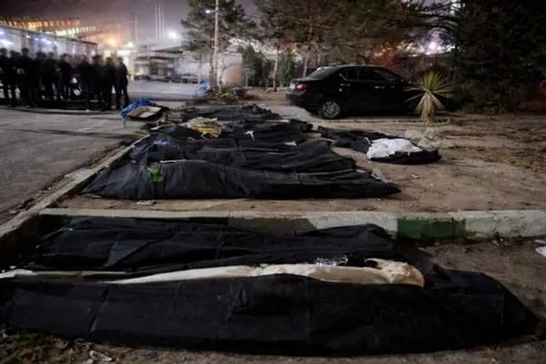 د بشري حقونو د څار سازمان: ایراني چارواکو ډلهییزې وژنې کړې دي