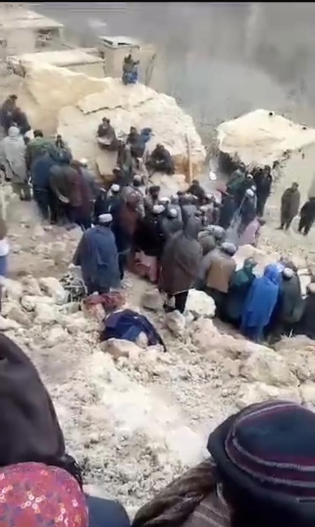 په روزګان کې د غر ښويېدنې په پېښه کې د يوې کورنۍ ۶ تنه مړه شوي