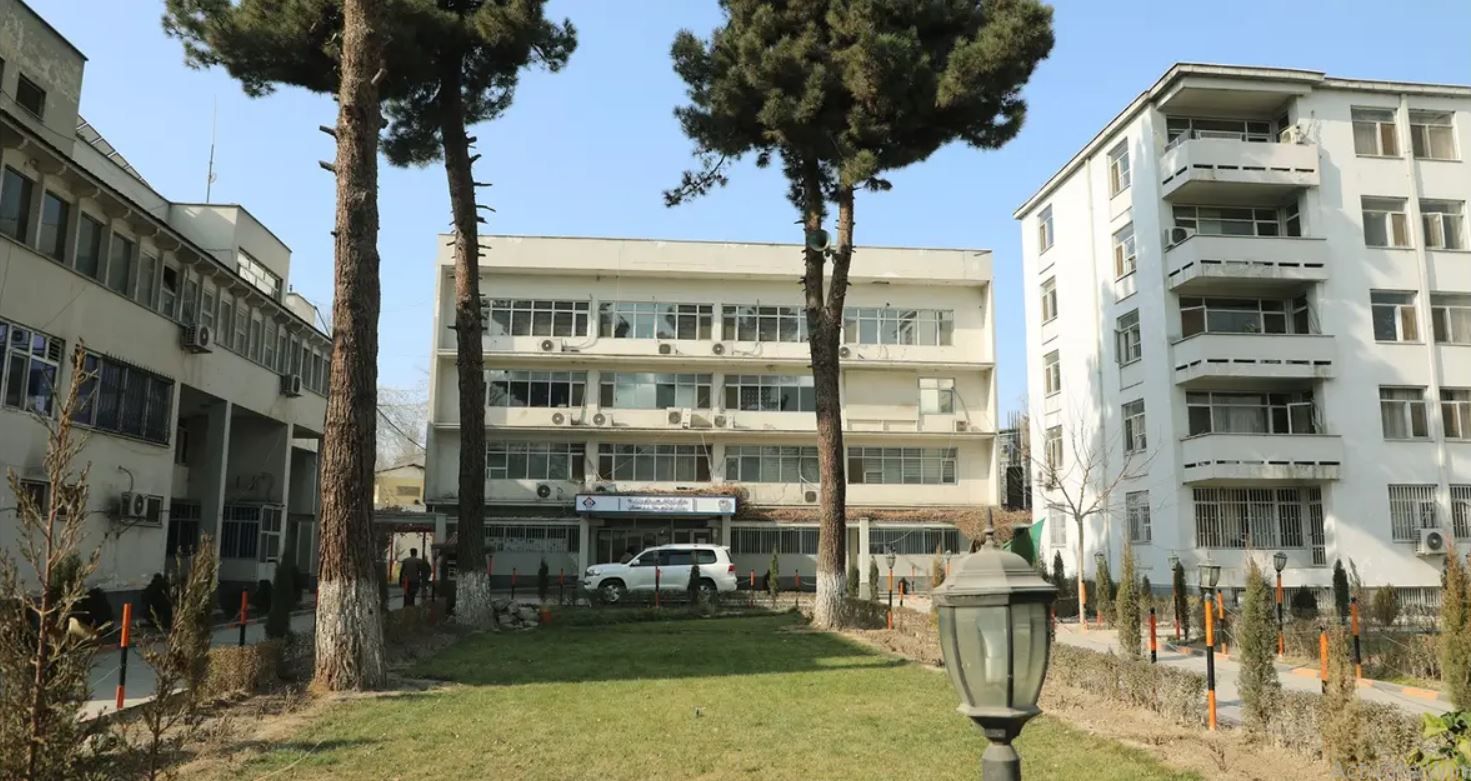 طالبان وايي په کندهار او لغمان کې یې پر سلګونو راستنېدونکو کورنیو ځمکې وېشلې دي