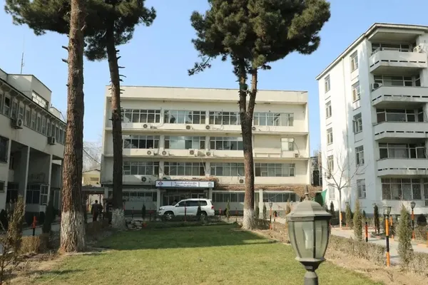 طالبان وايي په کندهار او لغمان کې یې پر سلګونو راستنېدونکو کورنیو ځمکې وېشلې دي