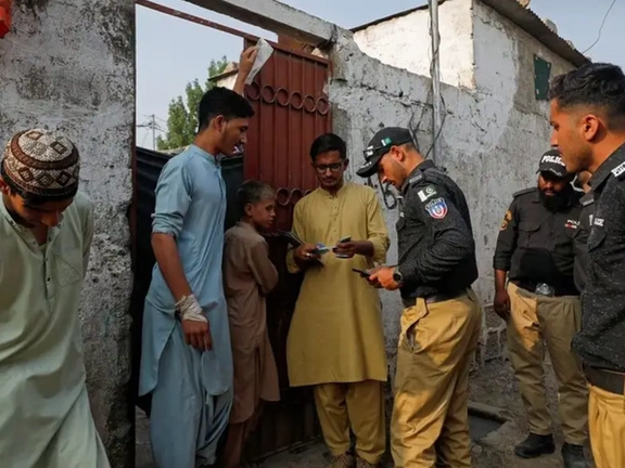 130 Afghans Waiting for Resettlement in US Deported by Pakistan