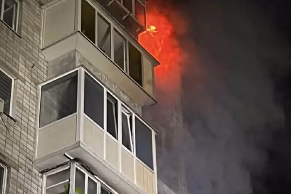 د اوکراین په کېیف اوبلاست کې د روسیې ډرون بریدونو یو تن وژلی او ۱۱ کسان یې ټپیان کړي