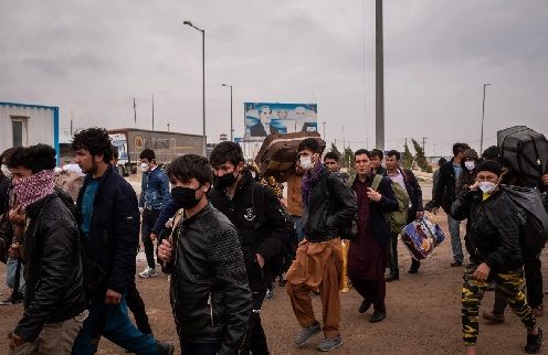 طالبان: د پاکستان له زندانونو ۳۴ افغان کډوال خوشې او هېواد ته ستانه شوي