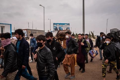 طالبان: د پاکستان له زندانونو ۳۴ افغان کډوال خوشې او هېواد ته ستانه شوي