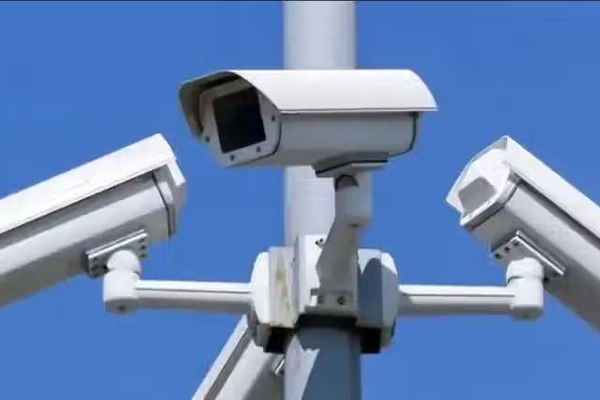 طالبان تُجبر تجار أصحاب المتاجر في كابل على تمويل كاميرات المراقبة في الشوارع