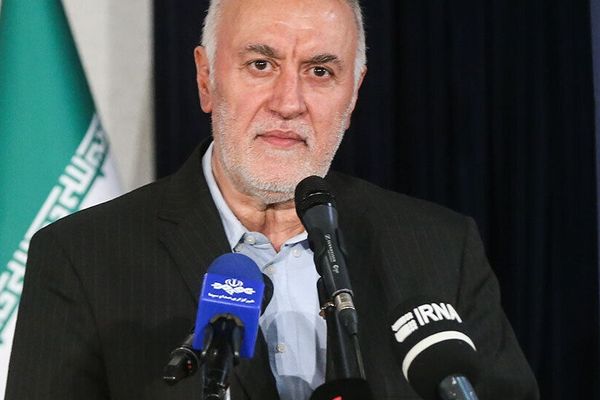 د تهران والي: نږدې ۵۰ سلنه ناقانونه افغان کډوال په تهران کې مېشت دي