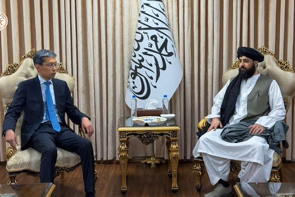 د طالبانو د دفاع وزیر: د افغانستان له امنیت وروسته د سیمې امنیت ځانګړی ارزښت لري