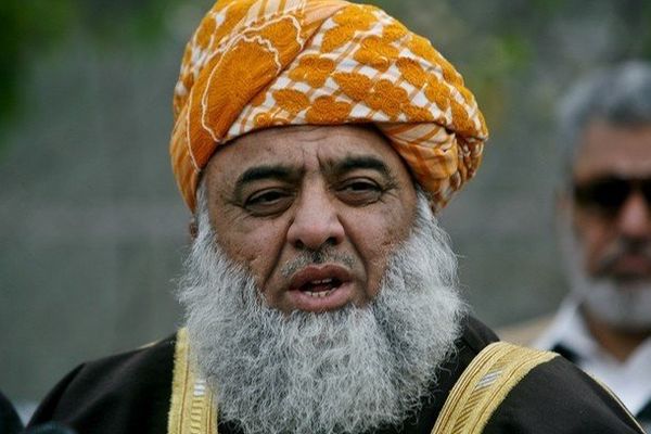 مولانا فضل الرحمان: عمران خان باید خوشې شي او د سیاسي فعالیتونو اجازه ورکړل شي