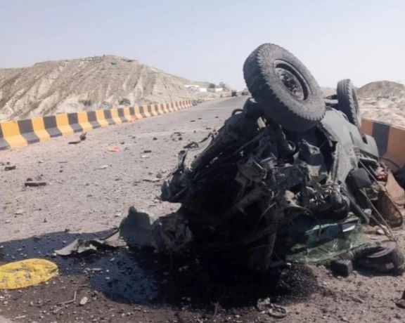 انفجار بمب کنارجادهای در بلوچستان پاکستان دو نظامی را کشت و چند نفر دیگر را زخمی کرد