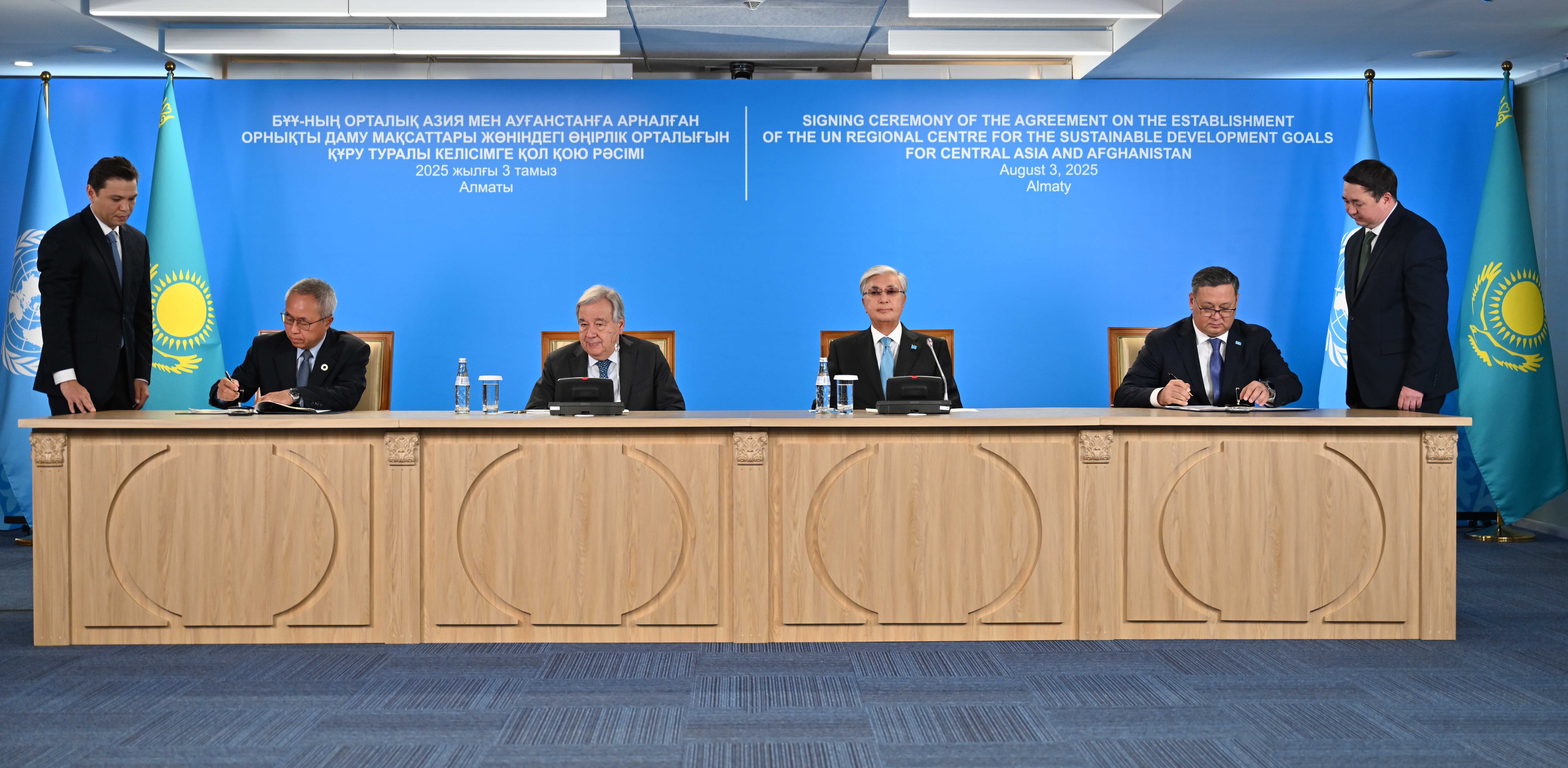 رئیس‌جمهور قزاقستان صلح و توسعه در افغانستان را برای تضمین امنیت منطقه مهم خواند