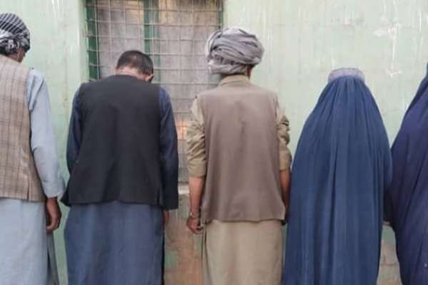 طالبانو په څلورو ولایتونو کې د «غلا او وژنو» په تور د دوو ښځو په ګډون ۲۹ کسان نیولي دي