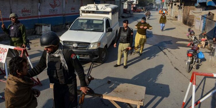 د پاکستان په کراچۍ ښار کې پولیسو لس افغانان نیولي دي