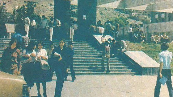 په شاهي واکمنۍ کې د کابل پوهنتون د محصلینو یو انځور