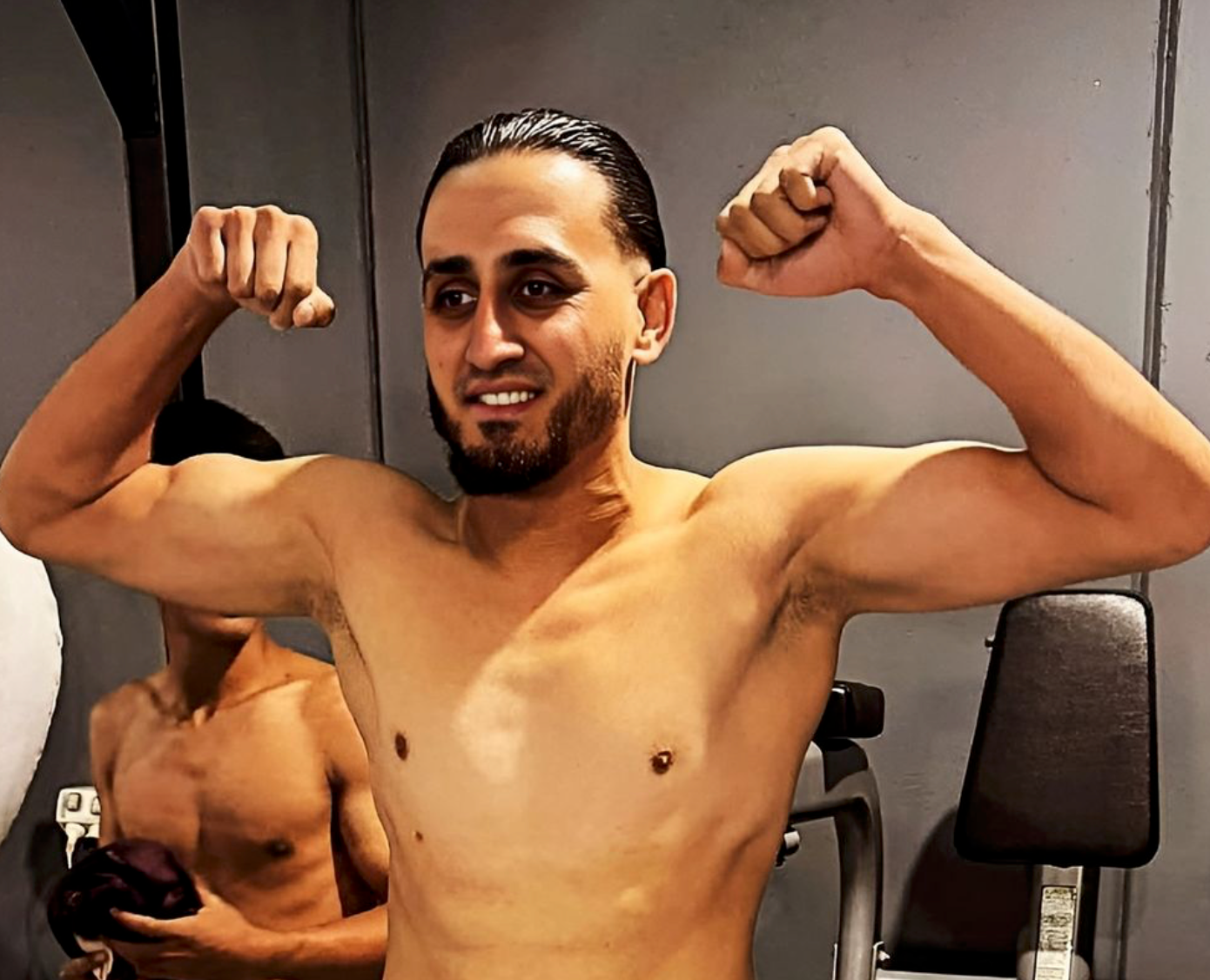 افغان مسلکي سوک‌وهونکی له اندونيزيايي سيال سره رینګ ته ننوځي