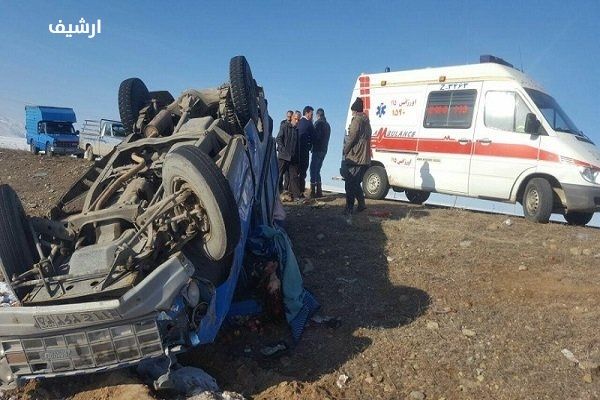 په ایران کې د موټر نسکورېدو په پېښه کې یو افغان مړ او ۱۷ نور ټپیان شول