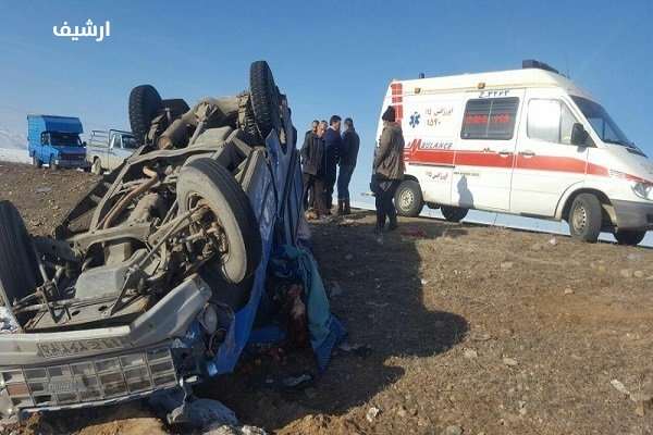 په ایران کې د موټر نسکورېدو په پېښه کې یو افغان مړ او ۱۷ نور ټپیان شول