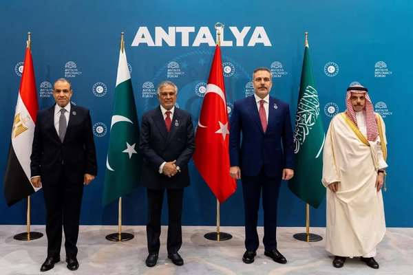 کشورهای گروه «آر۴» خواستار پایان فوری حملات حوثیها به عربستان سعودی شدند