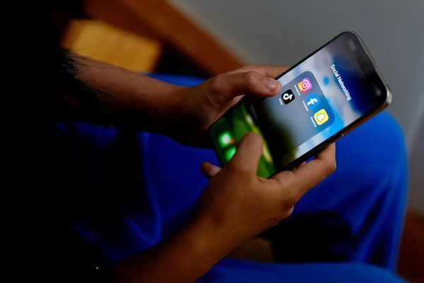 چند کشور در حال بررسی طرحی برای منع دسترسی نوجوانان به شبکههای اجتماعی هستند