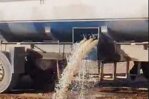 طالبانو اسلامکلا کې نږدې ۱۰۰ټنه ناقانونه او بېکیفیته تېل لهمنځه وړي