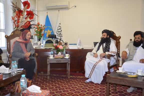 وزیر مهاجرین طالبان: بیشتر کمکهای نهادهای امدادرسان در بخشهای غیرضروری مصرف میشود