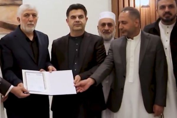 په هرات کې افغان سوداګرو د ایران له جګړه ځپلو خلکو سره ۱۵ مېلیونه افغانۍ مرسته وکړه