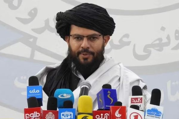 د طالبانو بل خبرداری؛ خواله رسنیو کې سپکاوی، یوبل ته ګواښ او جعلي پاڼې جوړول قانوني جرم دی