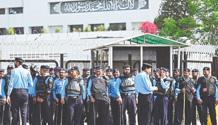 د لاریونونو تر اعلان وروسته؛ د پاکستان حکومت په اسلام‌اباد کې پارلمان ته ورغلې لارې وتړلې