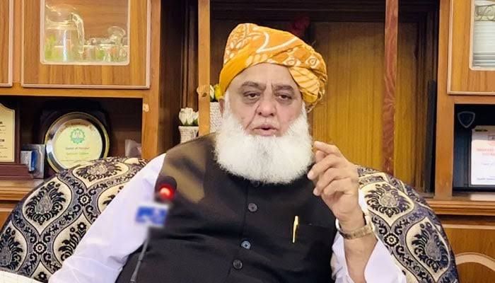 مولانا فضل الرحمن: په پاکستان کې به د پارلماني ټاکنو وروسته افغانستان ته سفر وکړم