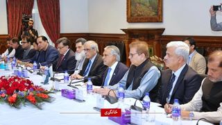 کابل ته د اسحاق ډار سفر کې؛ «پاکستان منلې چې تجارت له امنیتي ستونزو سره ونه تړي»