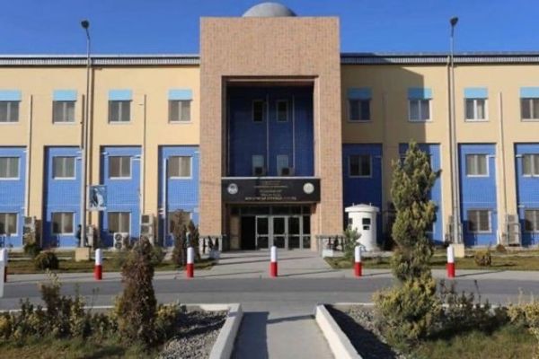 د طالبانو د کورنیو چارو وزارت ځینې کارمندان: دوه میاشتې کېږي معاش نهلرو