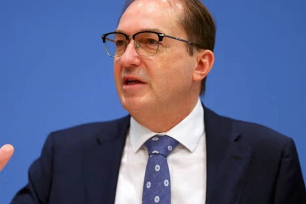 د جرمني د کورنيو چارو وزير: کډوال دې درې مياشتې وروسته د کار بازار ته داخل شي