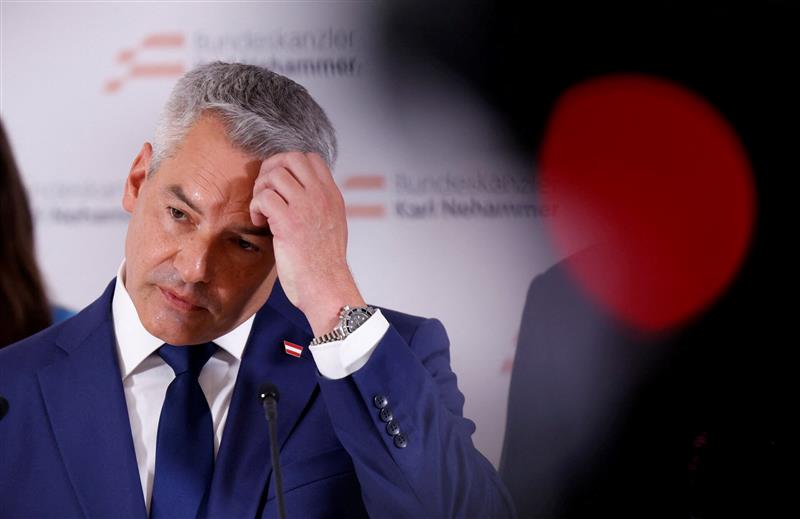 صدراعظم اتریش پس از شکست مذاکرات برای تشکیل حکومت ائتلافی کناره‌گیری می‌کند