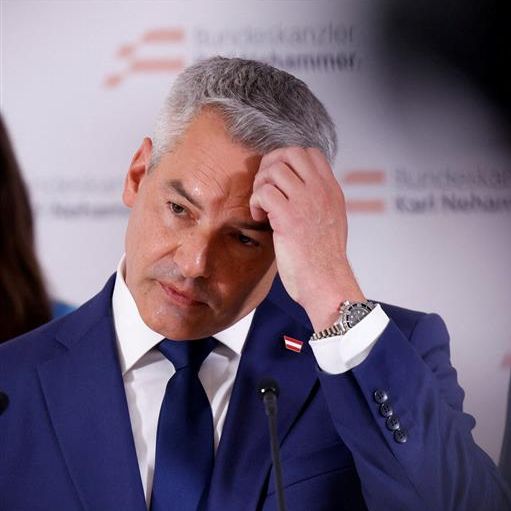 صدراعظم اتریش پس از شکست مذاکرات برای تشکیل حکومت ائتلافی کنارهگیری میکند