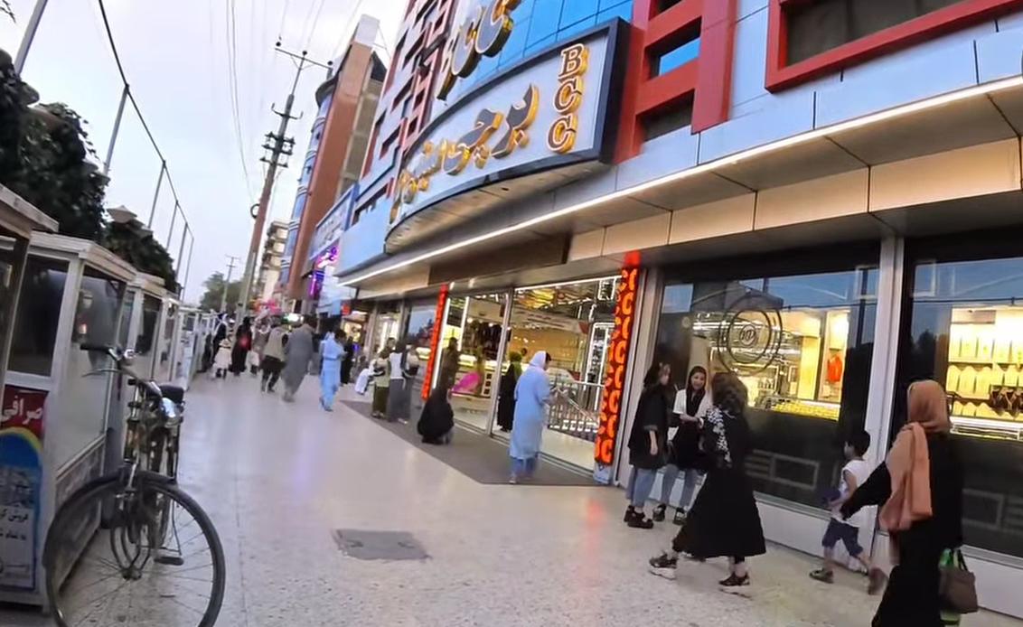 طالبان در غرب کابل ده‌ها زن جوان را بازداشت کرد