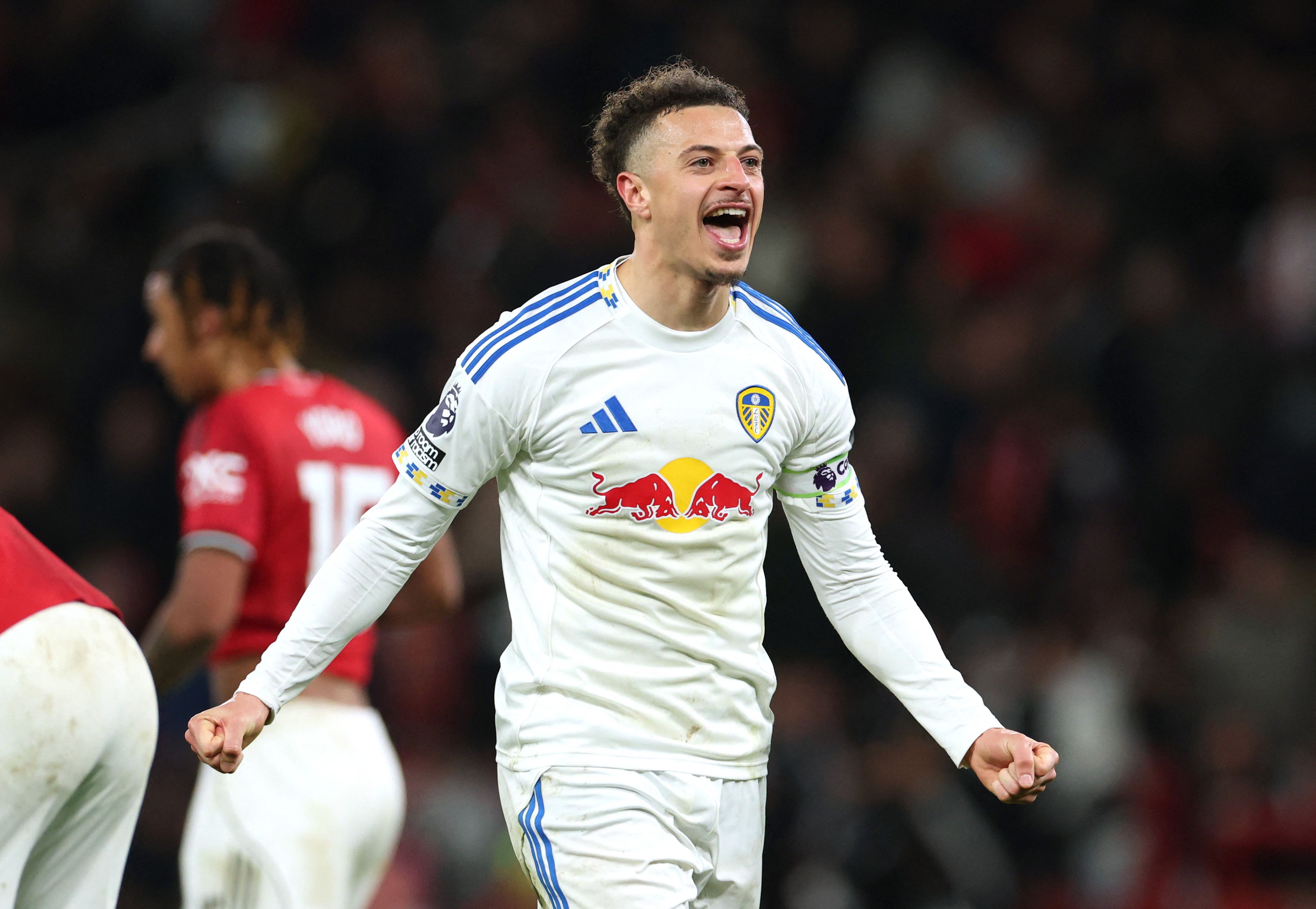 لیدز در اولدترافورد شگفتی آفرید؛ شکست منچستر یونایتد با دبل اوکافور و اخراج مارتینز