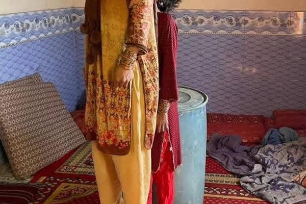 د کراچۍ په سهراب ګوټ کې د یوې افغانې ښځې او د هغې د دریو بچیانو مړي موندل شوي