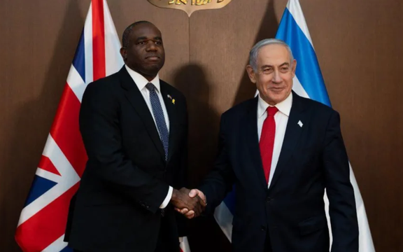 وزیر خارجه بریتانیا در سفرش به اسرائیل خواهان آتشبس فوری در غزه شد