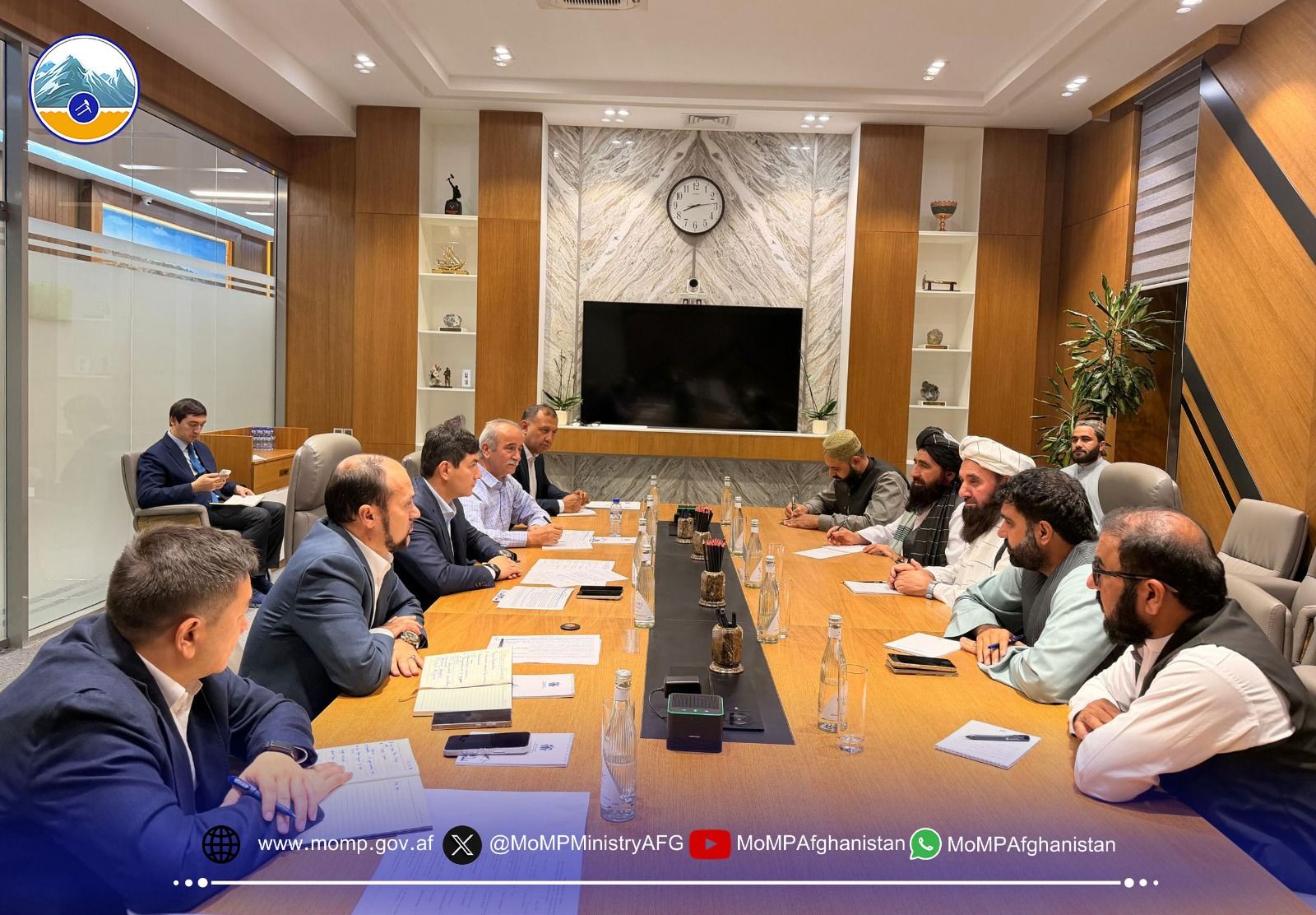 هیئت طالبان با وزیر معادن اوزبیکستان درباره مشکلات پروژه گاز طوطی‌میدان دیدار کرد