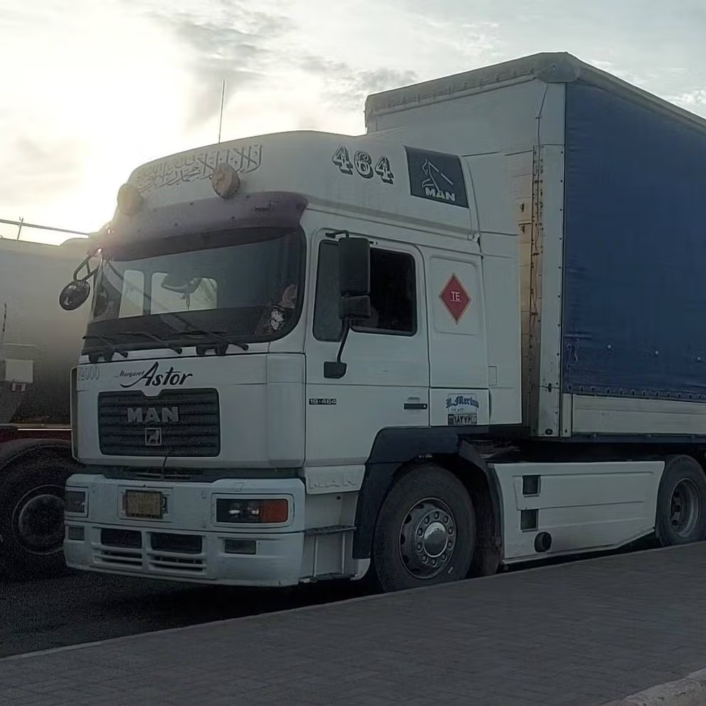 عودة الشاحنات الإيرانية بعد أسابيع من التوقف في أفغانستان